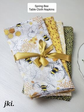 Table Cloth Napkins 4/set 100% Cotton "Spring Bee"